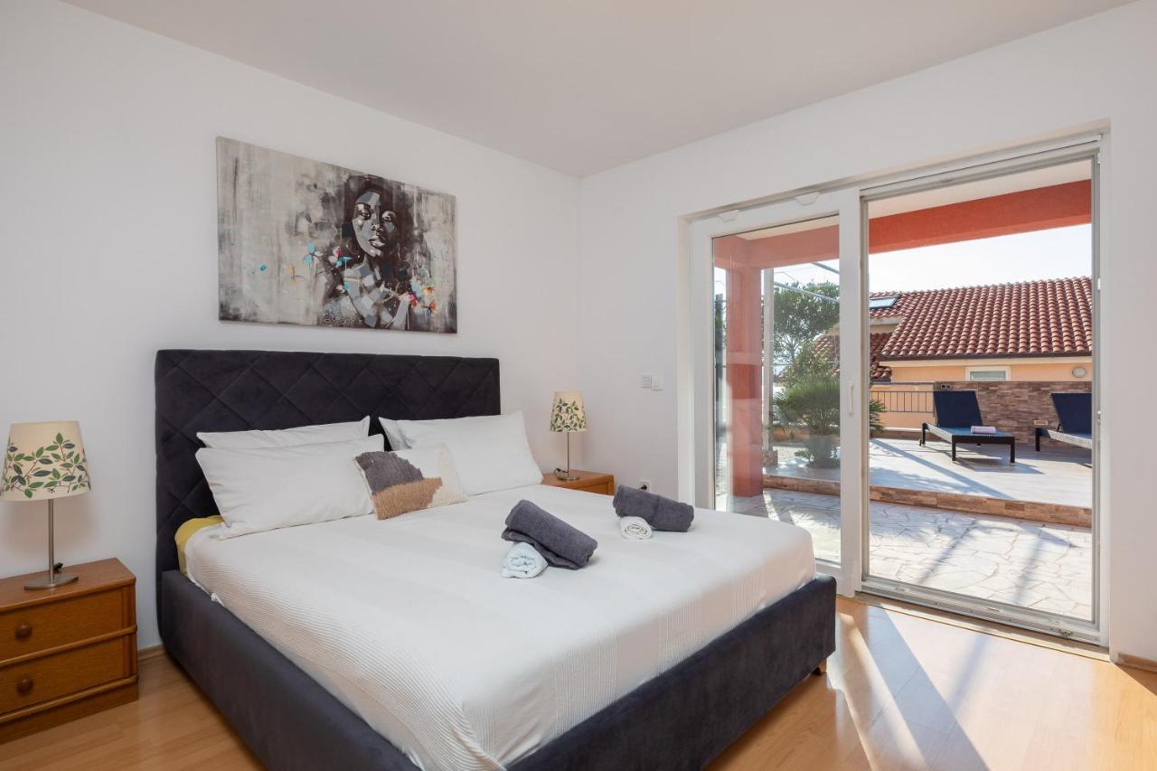 Solaris Holiday Home - Private Pool Stanici Dış mekan fotoğraf